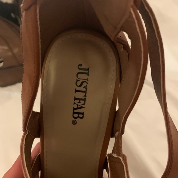 Sandals - Picture 5 of 5